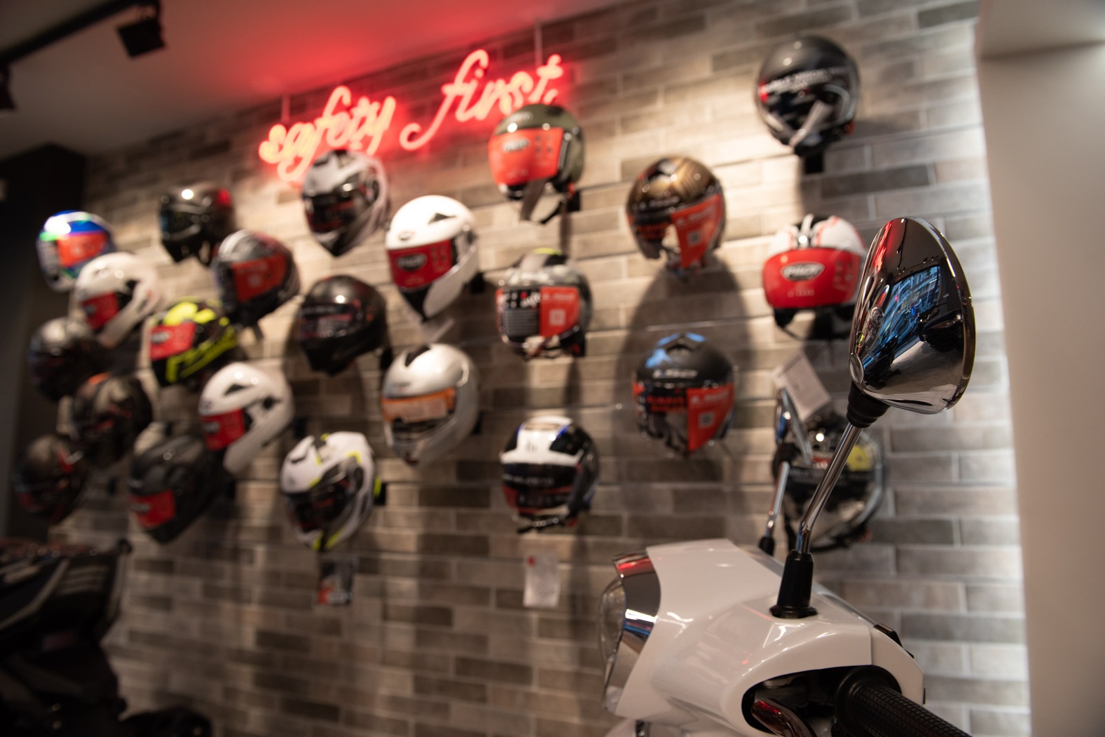 Karanikos κατάστημα εσωτερικό